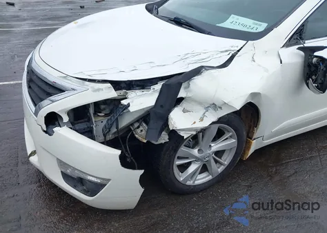 2015 Nissan Altima 2.5 Sv z USA, uszkodzony, nr VIN 1N4AL3AP4FC179598